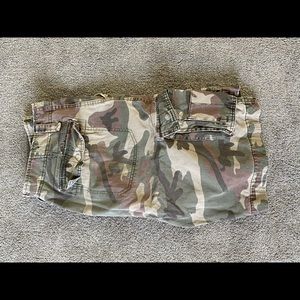 Like-new camo cargos